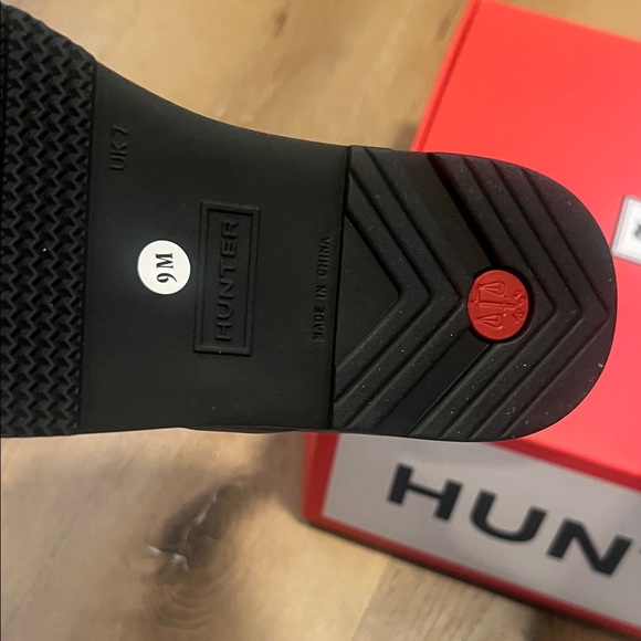 Hunter Women’s Play Black Short Boots Size 9 NWT - Picture 3 of 8